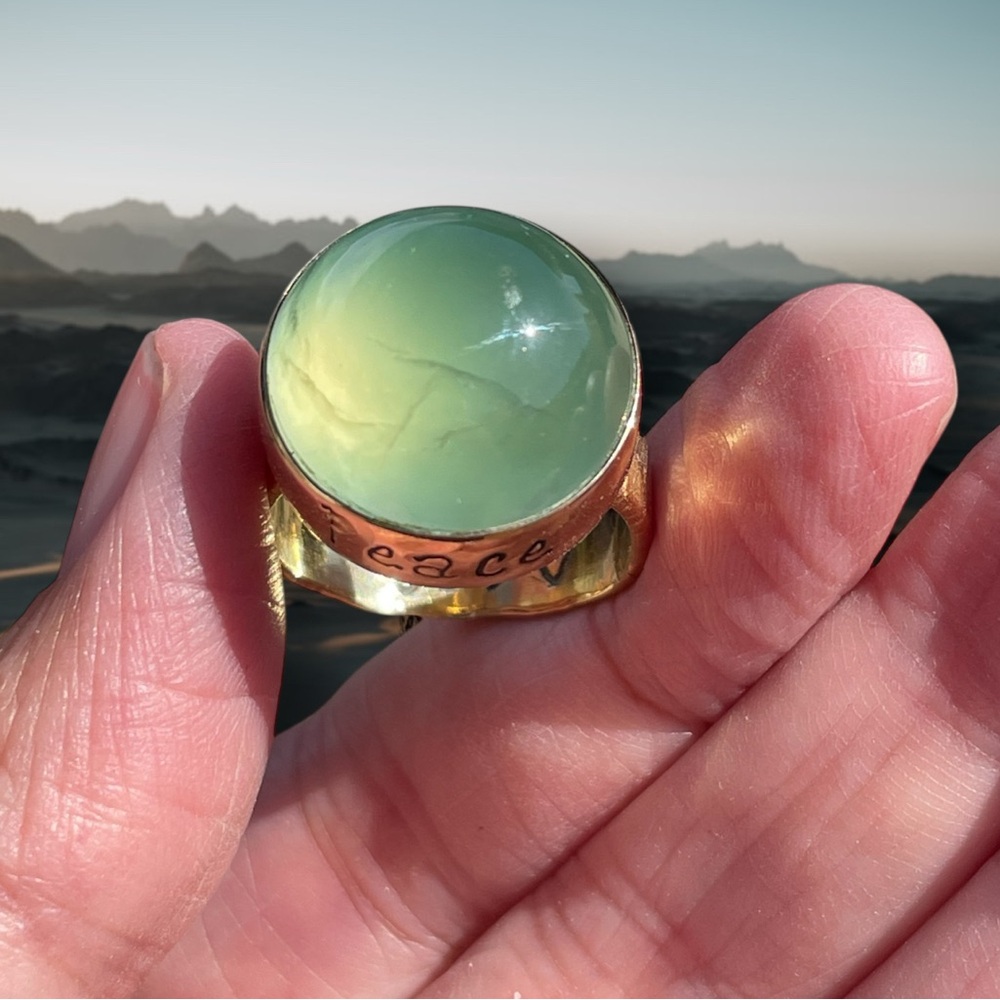 Jes MaHarry Peace Love Joy  14K Bezel Set Prehnite Cabochon 14k Ring Size 8